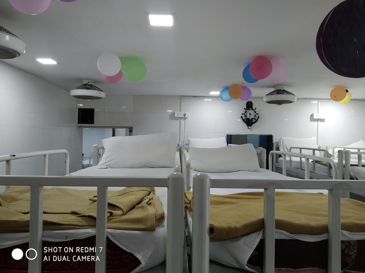 Star Dormitory มุมไบ ภายนอก รูปภาพ