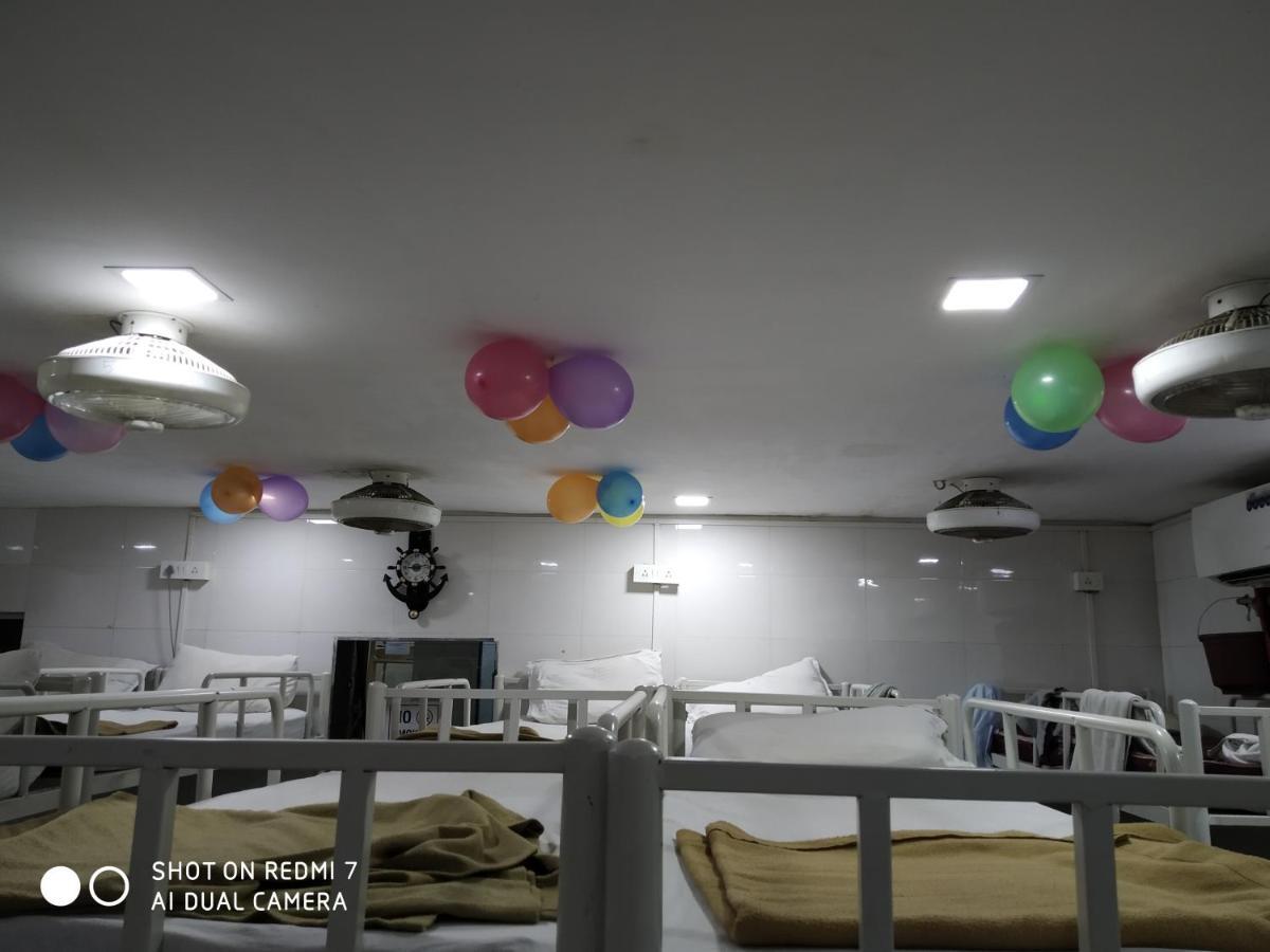 Star Dormitory มุมไบ ภายนอก รูปภาพ